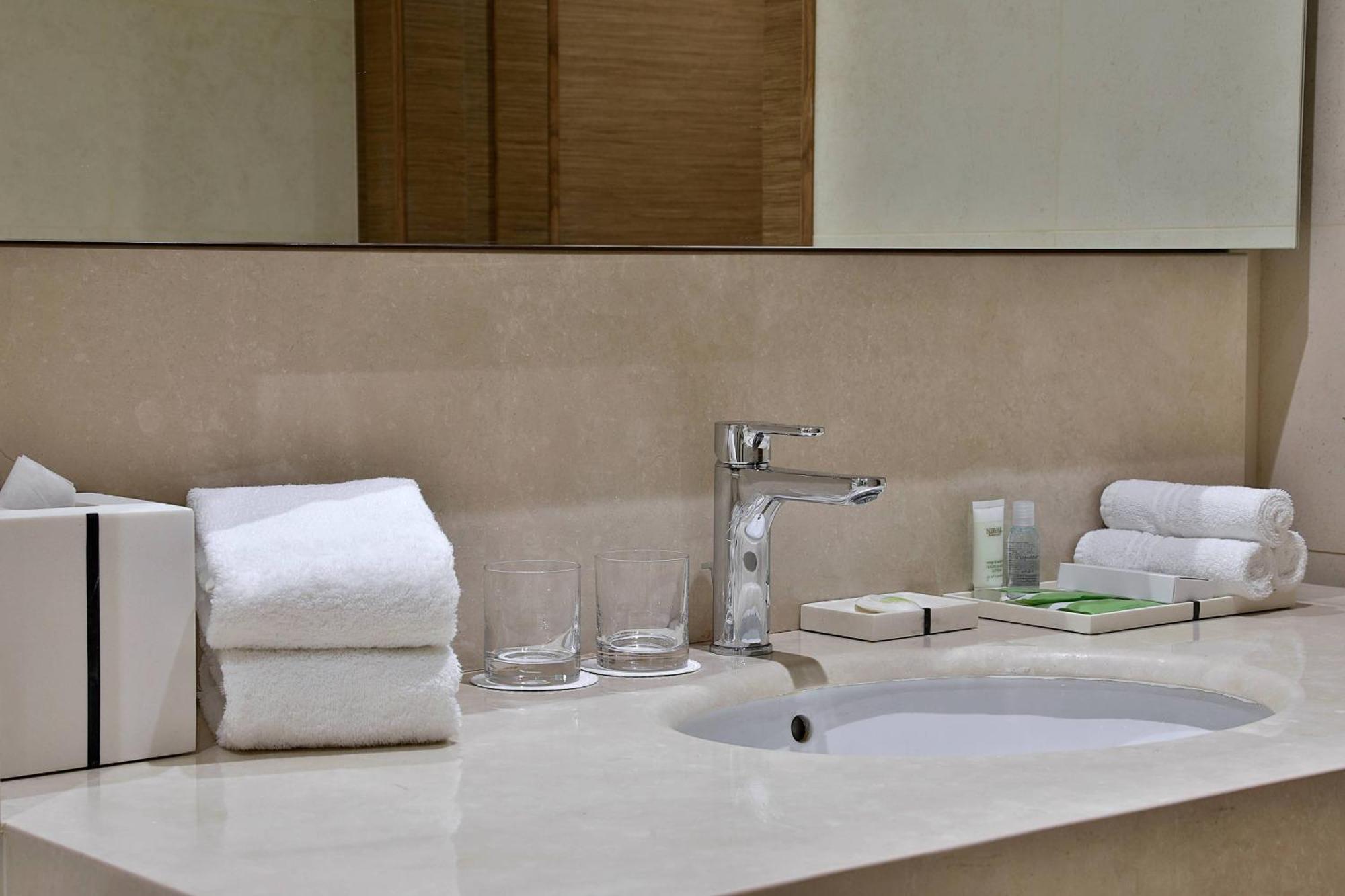 Courtyard By Marriott Riyadh Northern Ring Road Extérieur photo